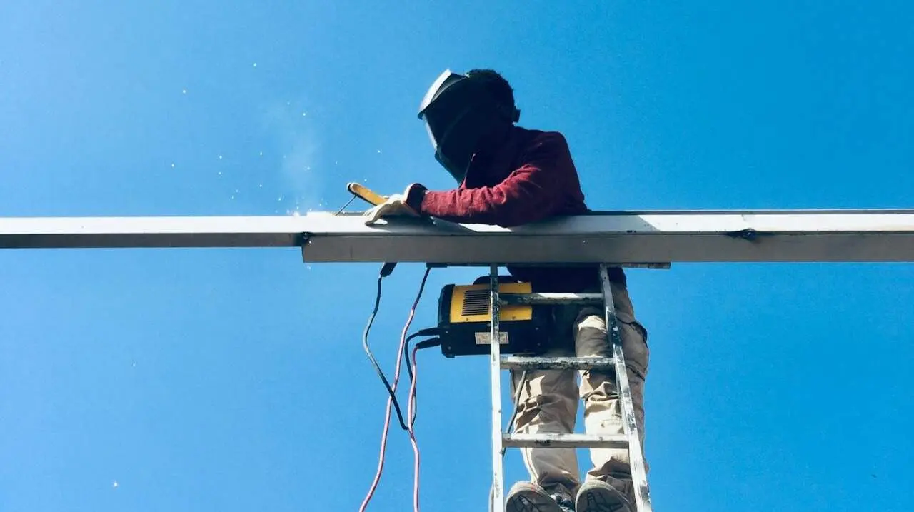 ¿Cuál es la normativa de trabajos en altura? Todo lo que debes conocer para operar en trabajos de altura