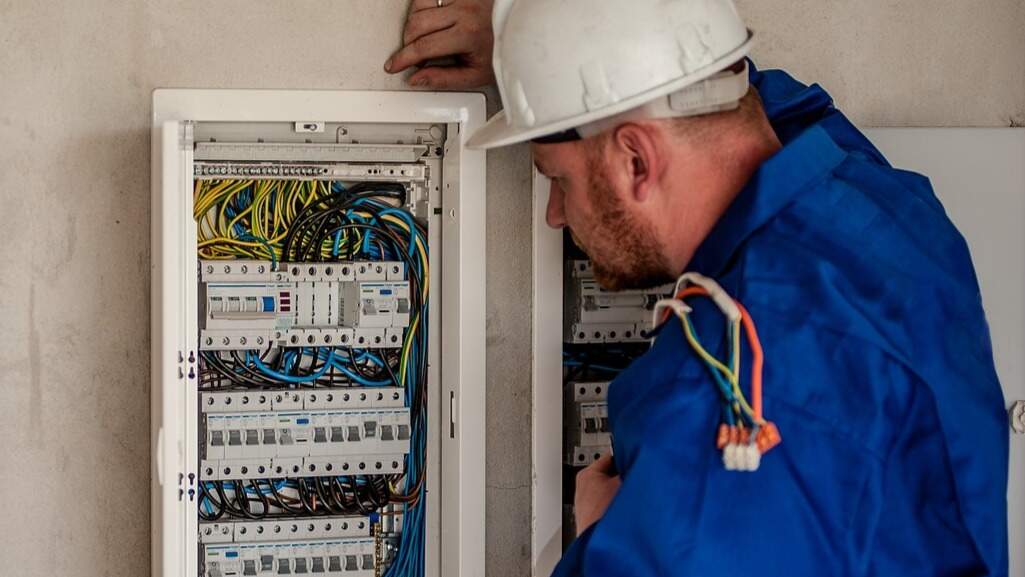 &iquest;C&oacute;mo realizar un diagn&oacute;stico de sistemas de baja tensi&oacute;n?