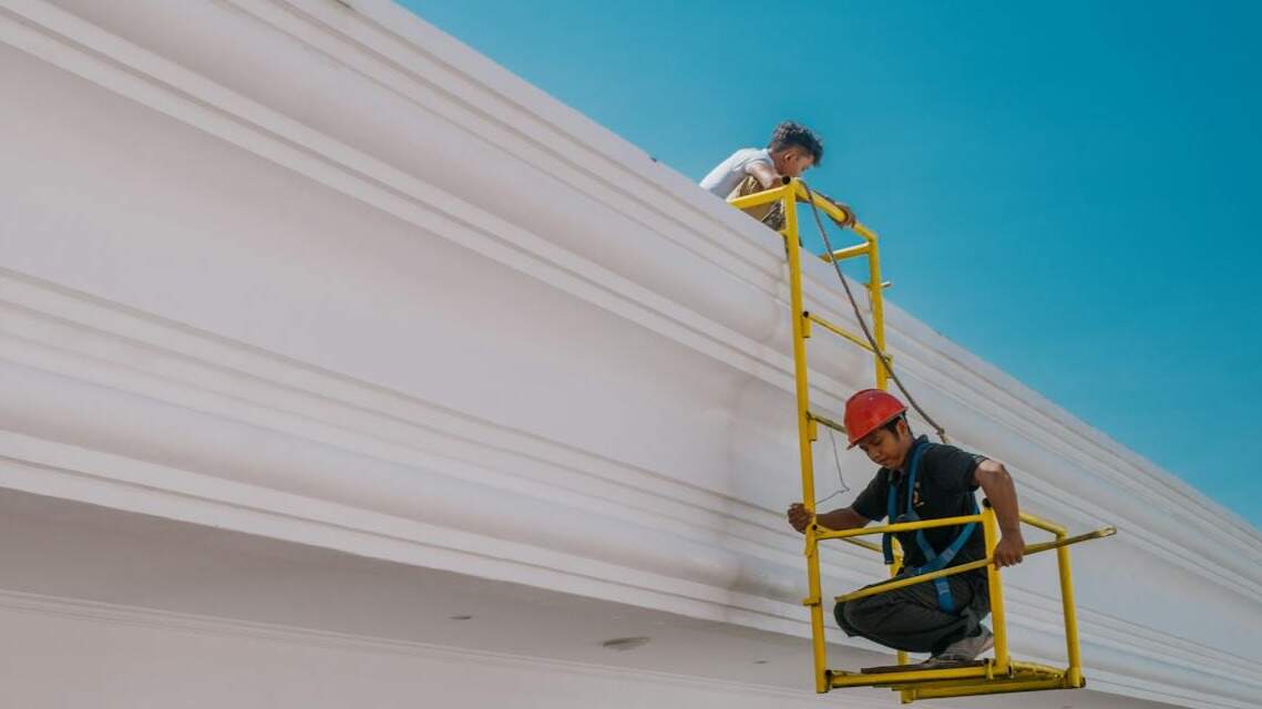 &iquest;Qu&eacute; son las ca&iacute;das a distinto nivel en trabajo de altura? Riesgos y se&ntilde;alizaci&oacute;n